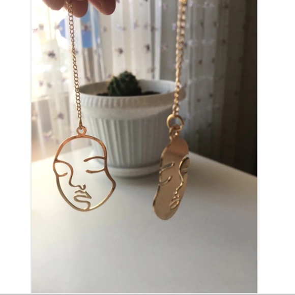 Neutral Face Abstract Retro Picasso Artsy Earrings - Picture 8 of 8